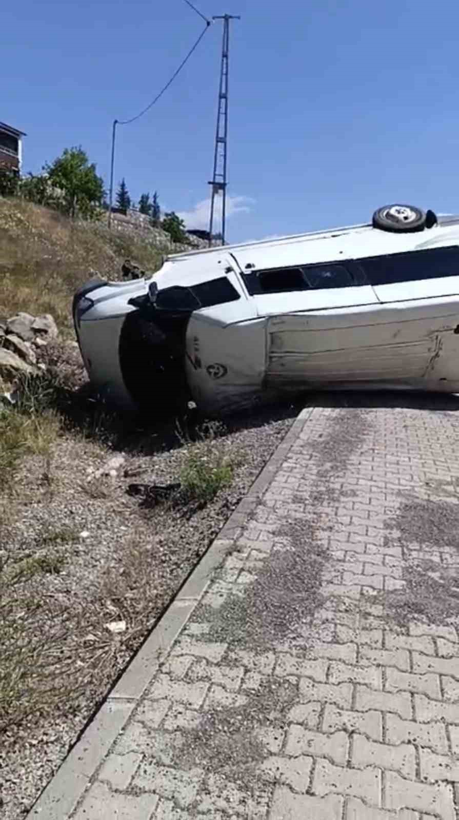 minibus takla atti 1 yarali 1 FEuvcVJM