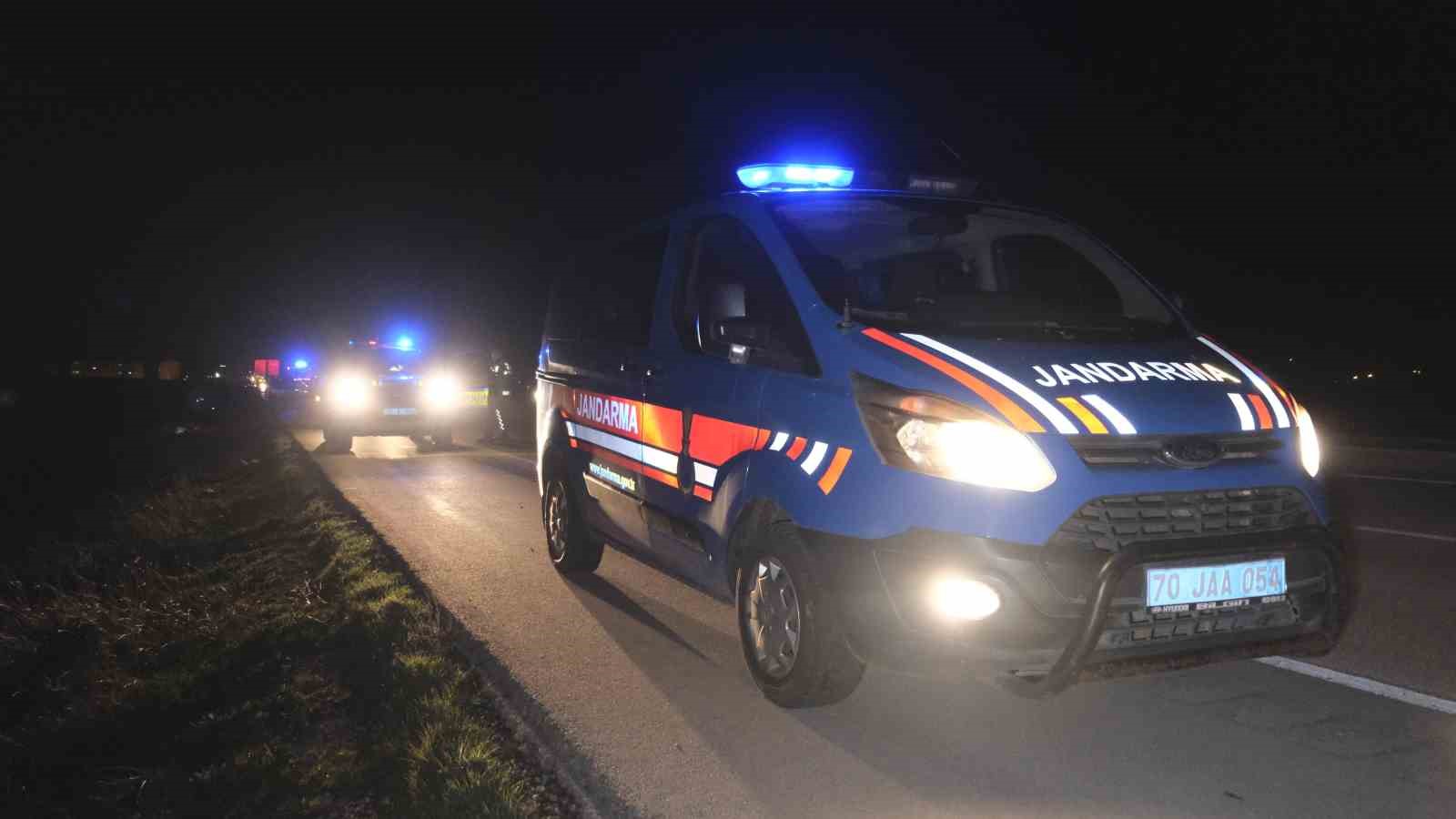 minibuse arkadan carpan motosiklet 70 metre suruklendi 1 yarali 2 KrCF1NkA