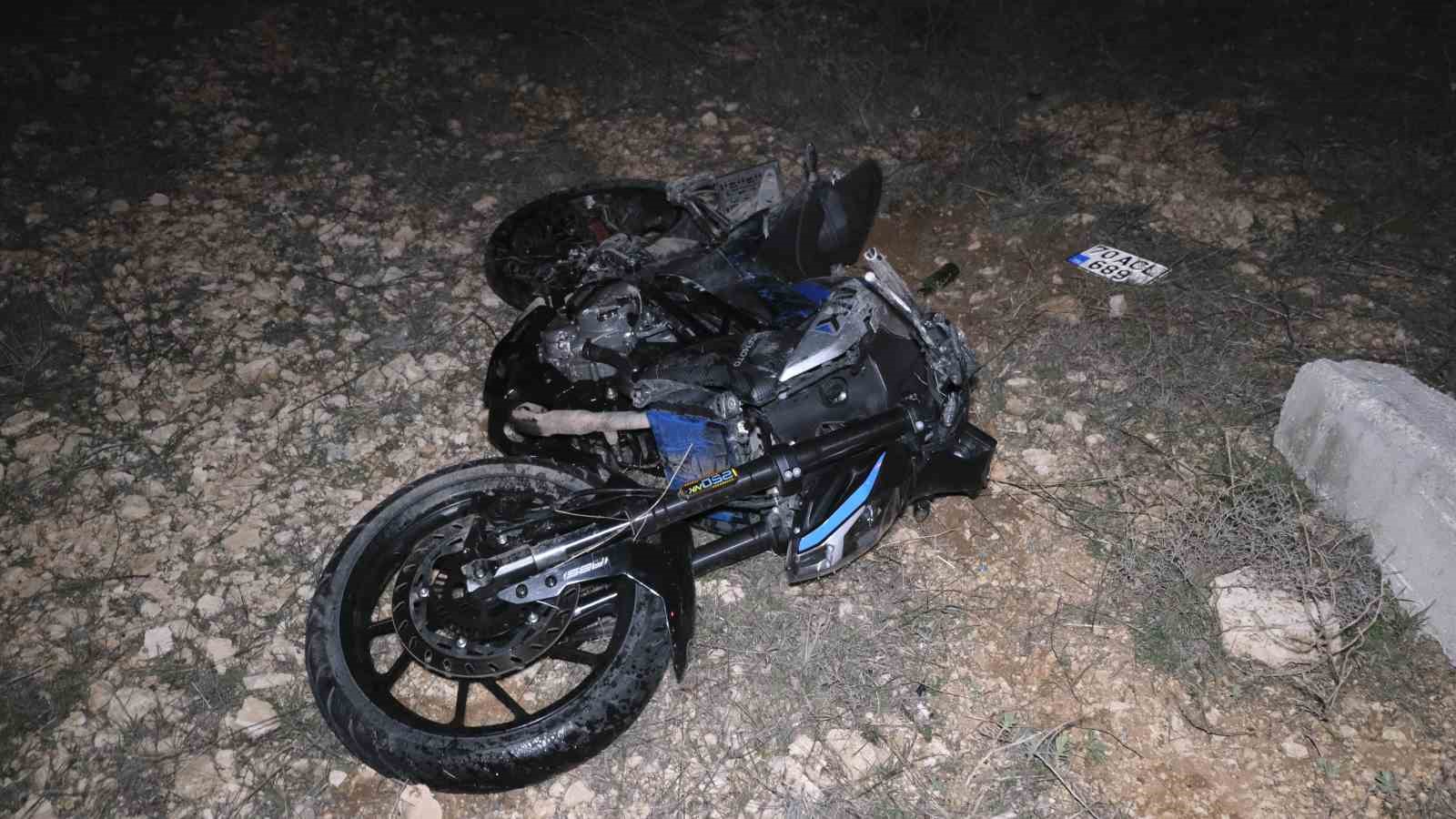minibuse arkadan carpan motosiklet 70 metre suruklendi 1 yarali 3 PaJJYZYl