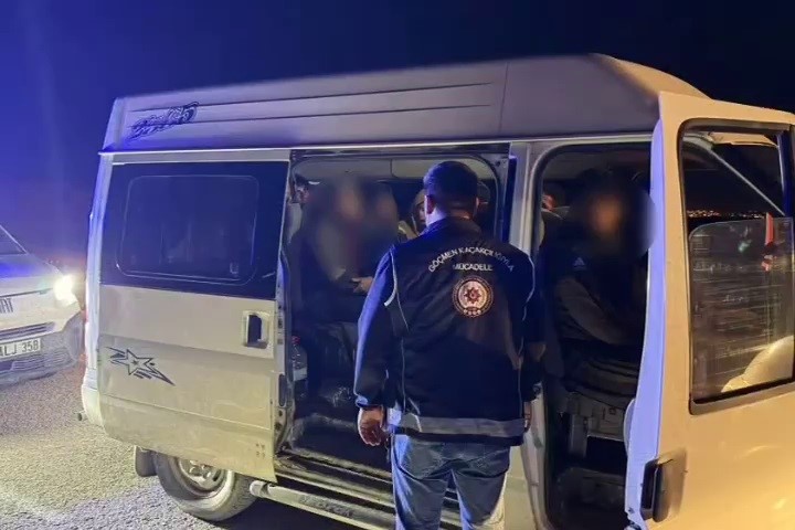 minibusle 14 gocmeni kaciran organizatore 124 bin tl trafik cezasi 1