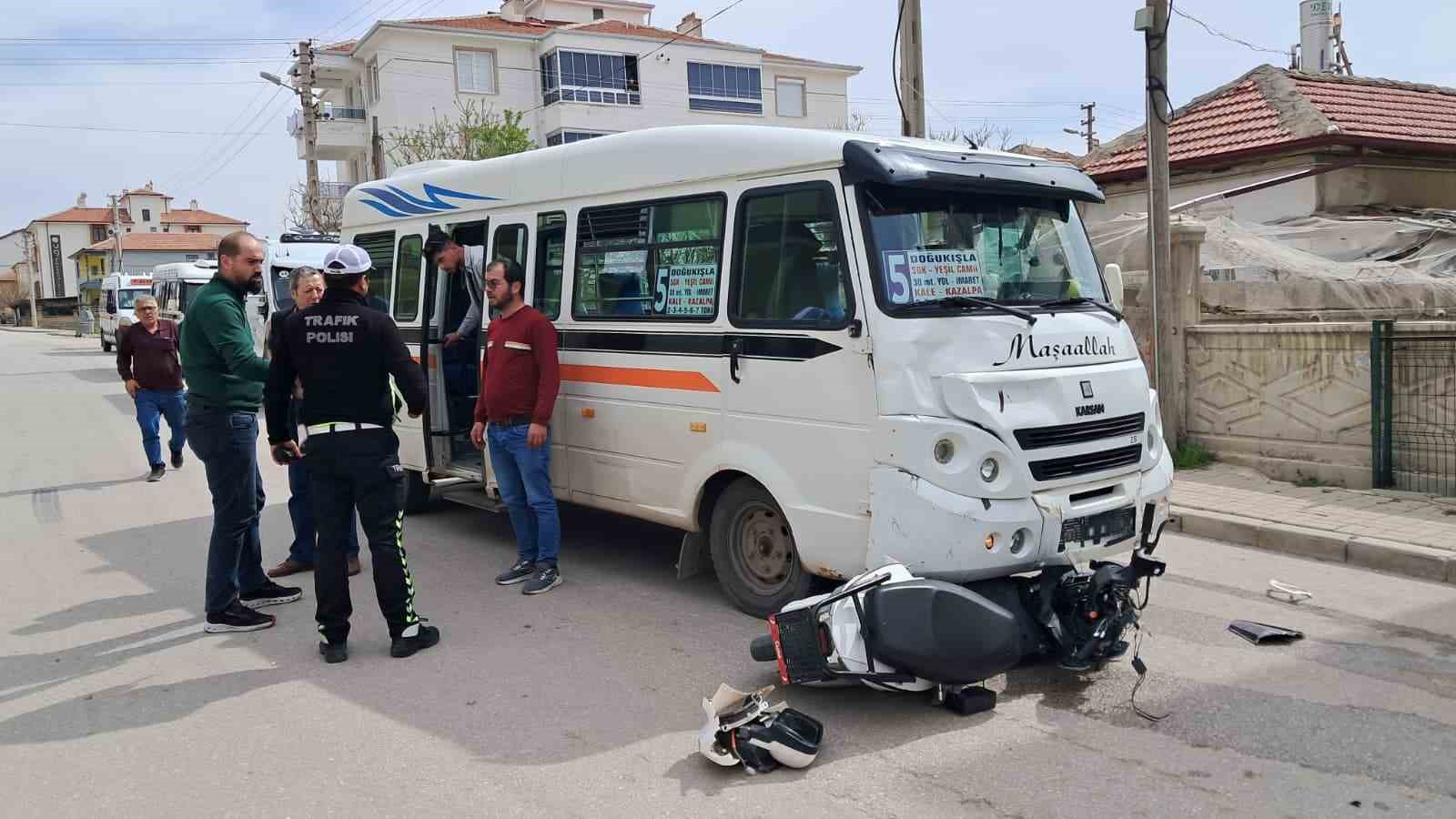 minibusun carptigi elektrikli bisikletteki 2 cocuk agir yaralandi 4