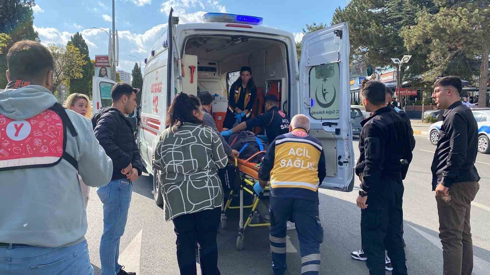 minibusun carptigi yasli kadin yaralandi 0 zLnrwYQi