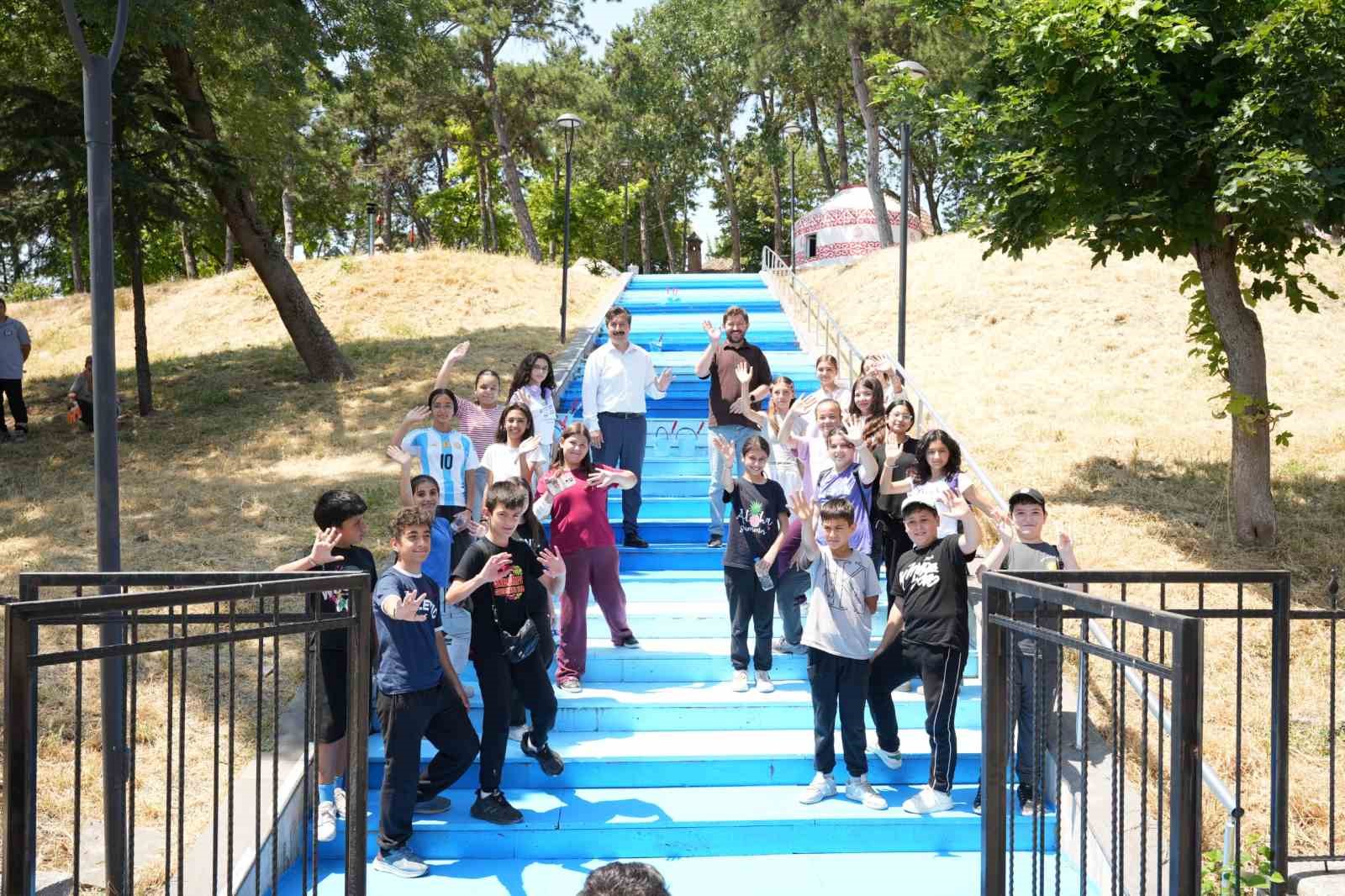 minik ellerden babasultan parkina renkli dokunus 0 8vqOeLlB