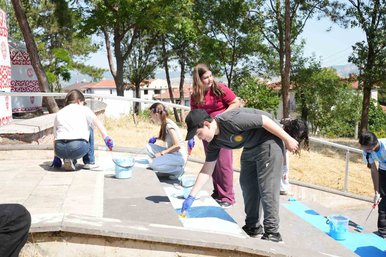 minik ellerden babasultan parkina renkli dokunus 4