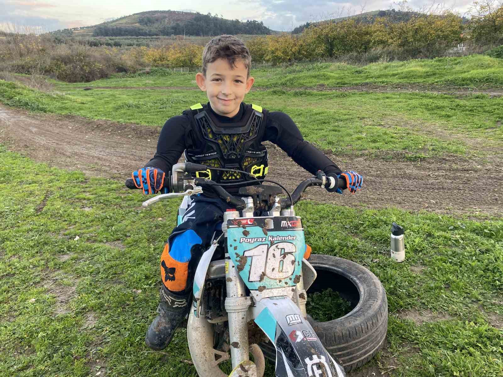 Minik motokrosçu Poyraz Kalender sezonu şampiyonlukla tamamladı 5 minik motokroscu poyraz kalender sezonu sampiyonlukla tamamladi 1 AUdjqfQ7