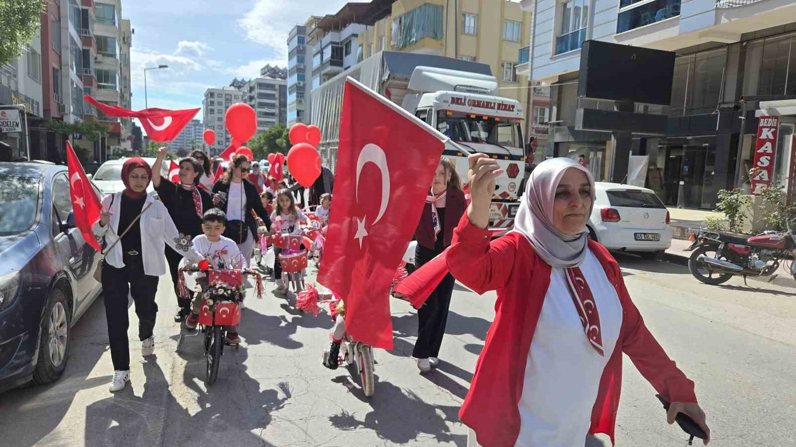 minik ogrenciler 3 tekerlekli bisikletleriyle kaymakamligi ziyaret etti 0 LPwiq3Ok