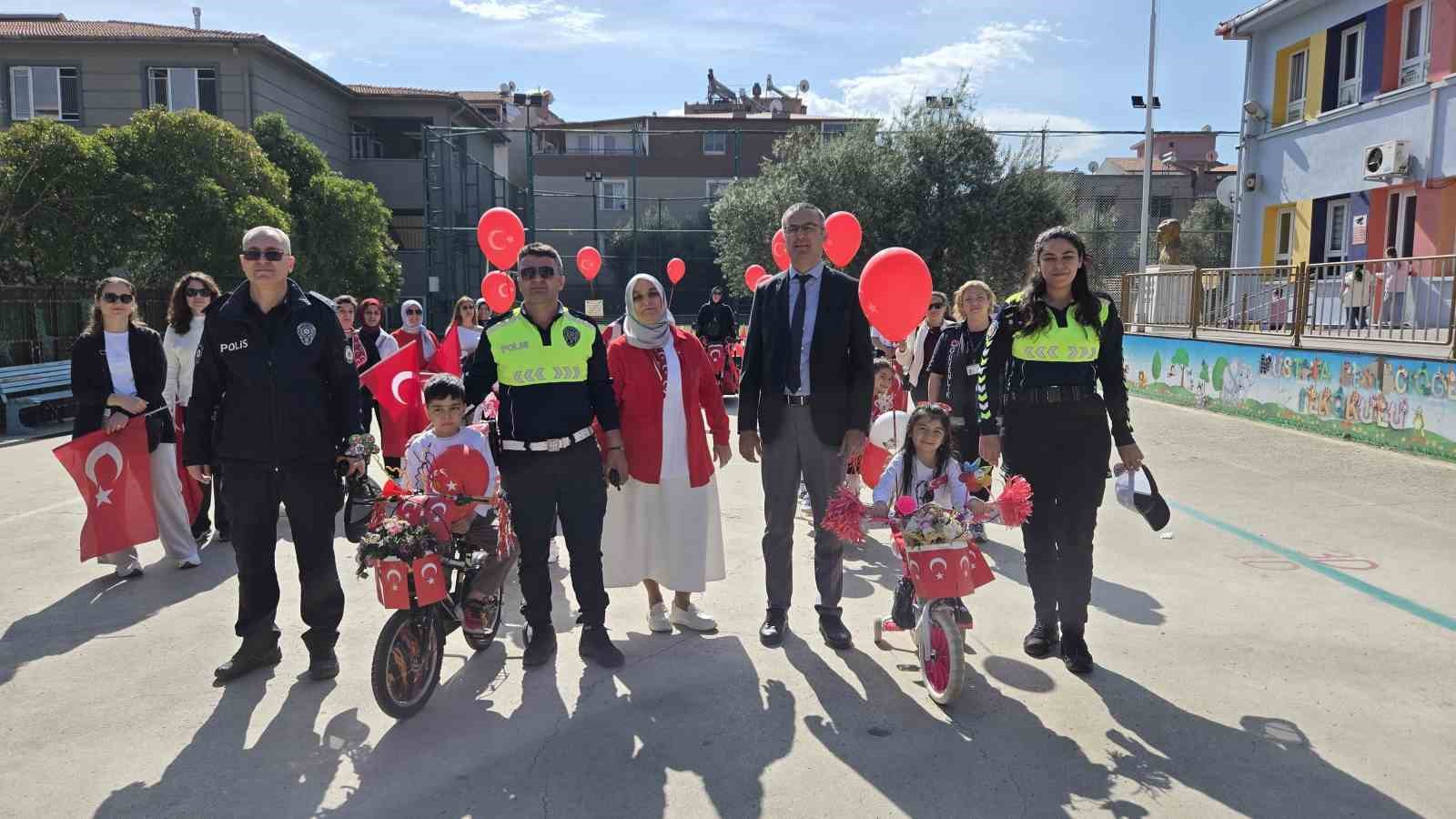 minik ogrenciler 3 tekerlekli bisikletleriyle kaymakamligi ziyaret etti 1 FdTZaig6