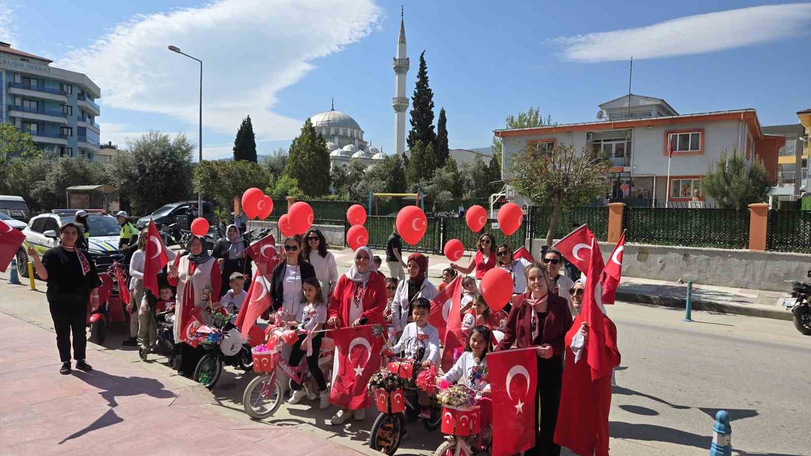 minik ogrenciler 3 tekerlekli bisikletleriyle kaymakamligi ziyaret etti 2 ZzbdK7LZ