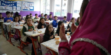 minik-ogrenciler-ilk-kez-tekne-orucu-tutmanin-sevincini-yasadi-PhQlibw4.jpg