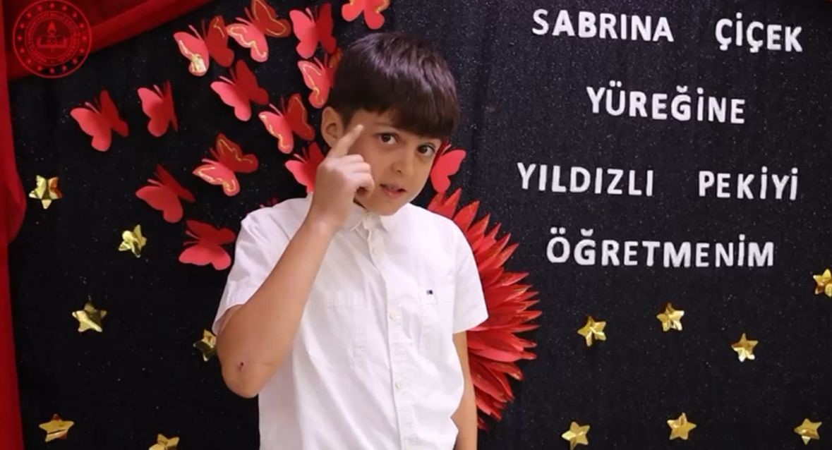minik ogrencilerden ogretmenlerin kaliplasmis terimleriyle 24 kasim kutlamasi 0 qkll6cWm