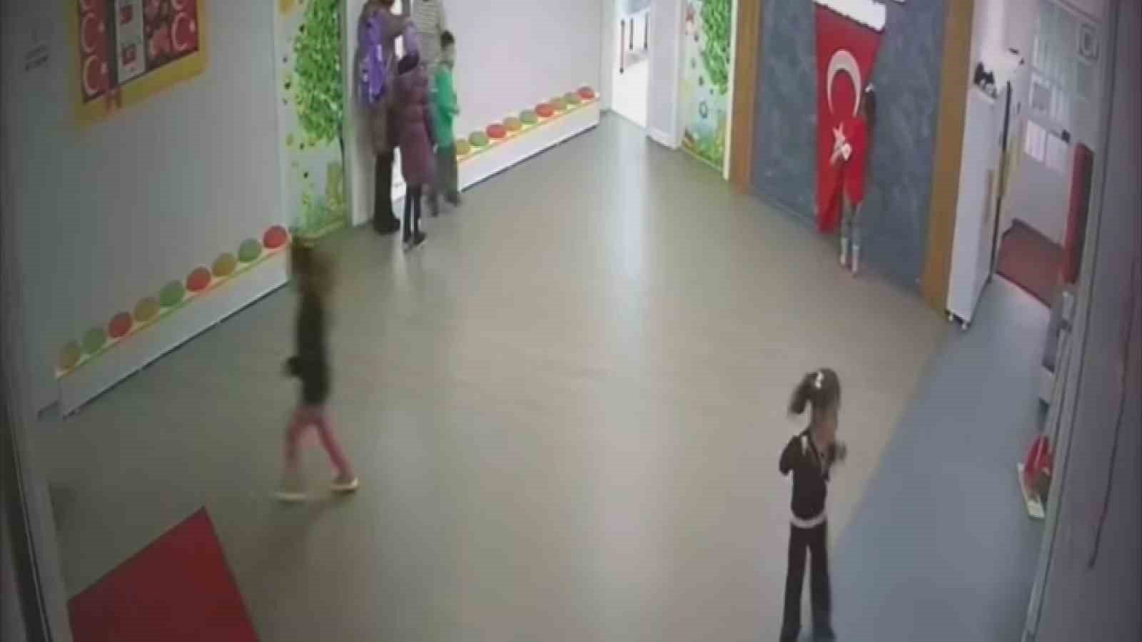 minik ogrencilerin bayrak hassasiyeti duygulandirdi 1 7YnmjqLu