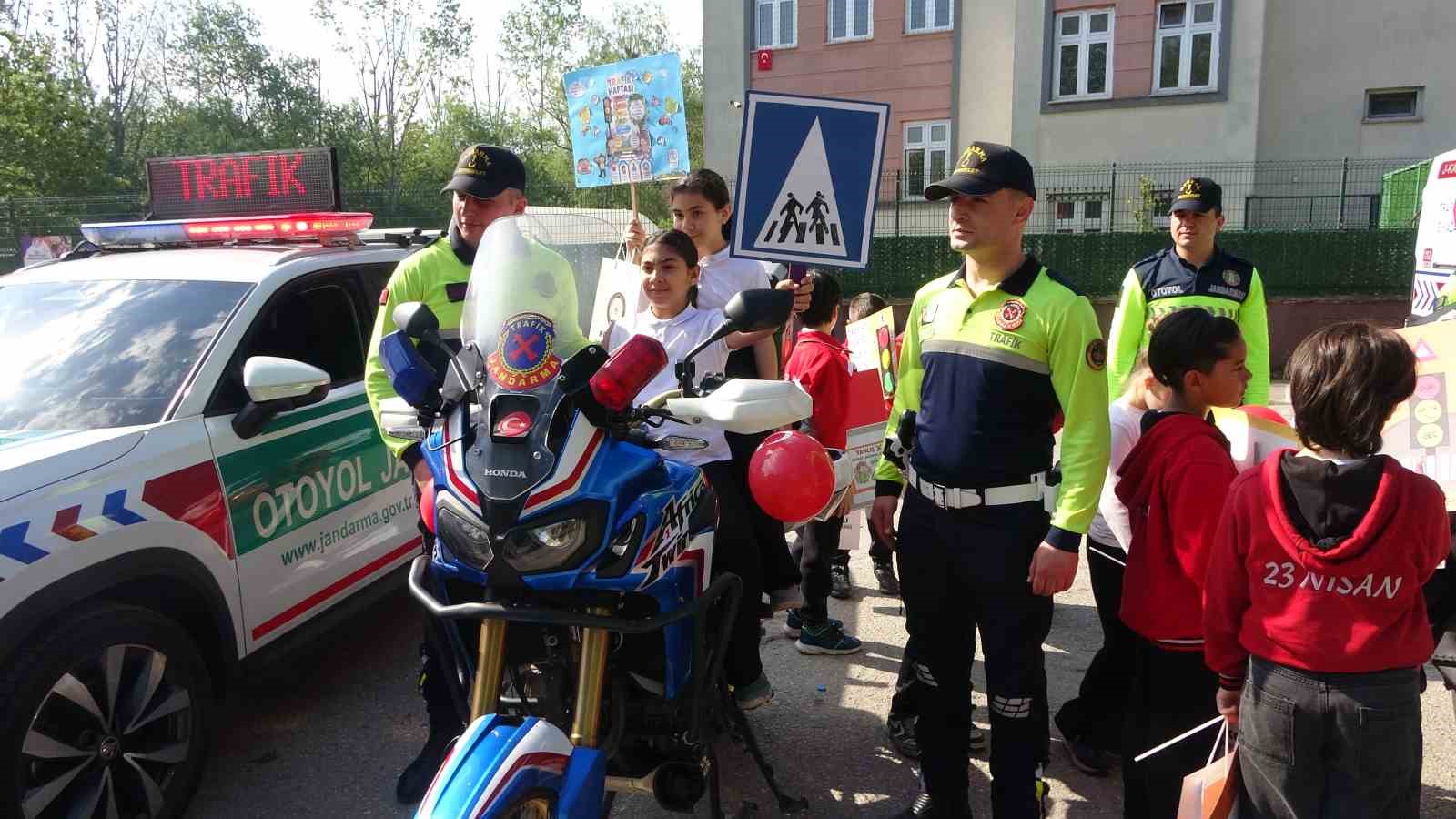 minik trafik dedektifleri gorev basinda hem ogrendi hem ogretti 2 sllVX4SI
