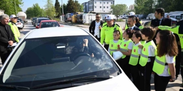 minik-trafik-dedektifleri-gorev-basinda-hem-ogrendi-hem-ogretti-RLFdh8Kf.jpg