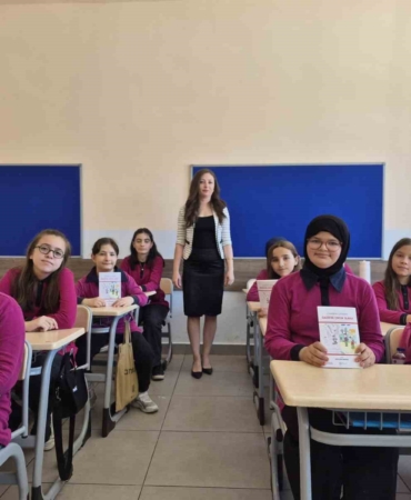 minik-yurekler-kalemleriyle-gazzenin-sesi-oldular-lGeqIIMP.jpg