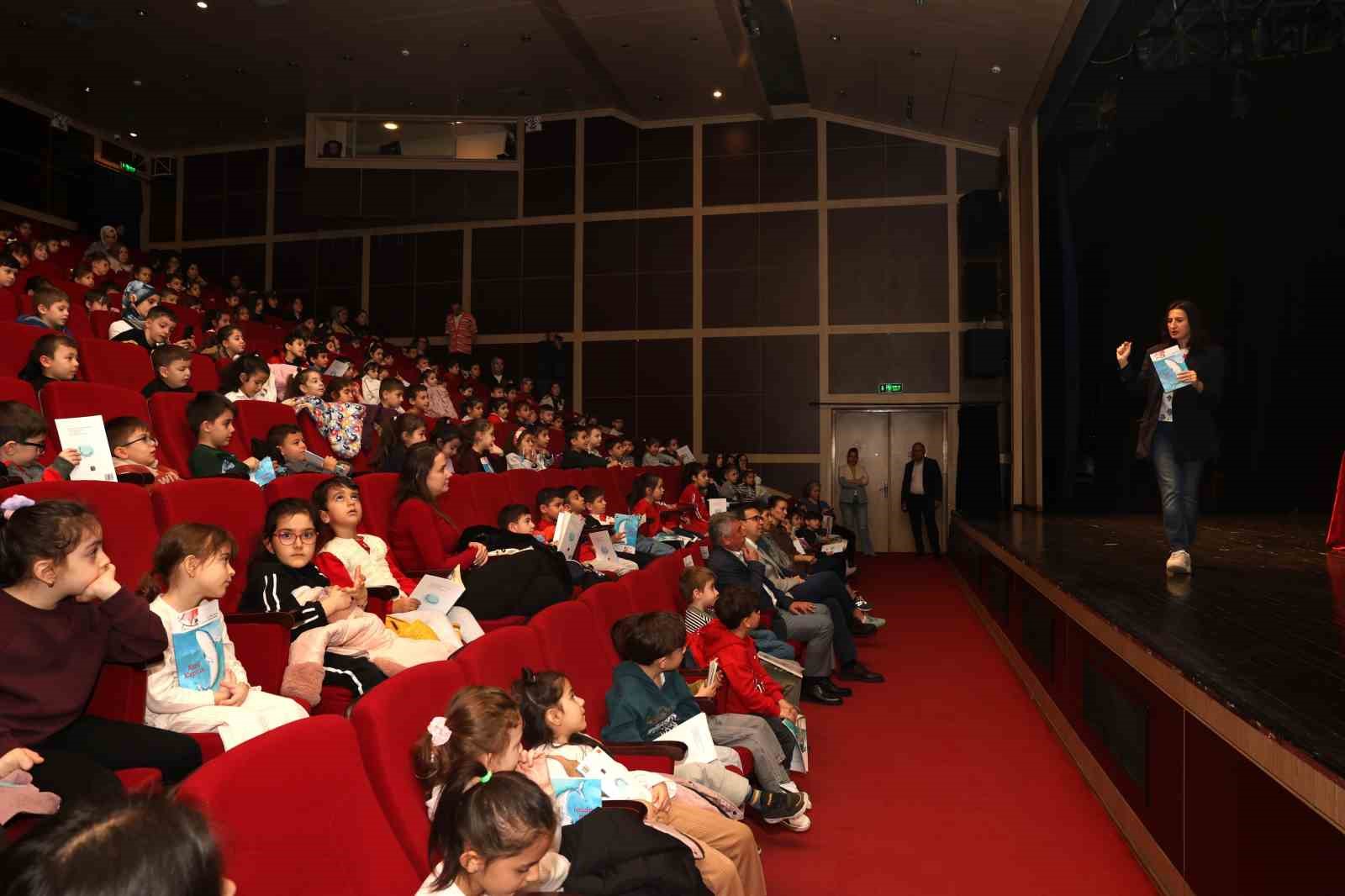 minikler kizil kaptan ile hayal yolculuguna cikti 1 QXSpqium