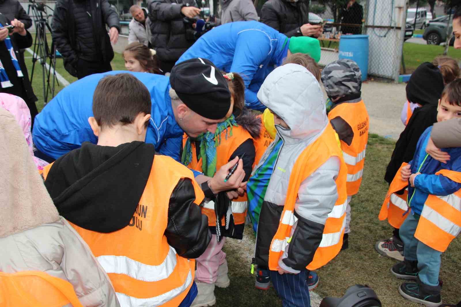 miniklerden rizespora ziyaret 4 KqFYkOWP