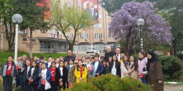 miniklerden-yurek-isitan-23-nisan-kutlamasi-KDtbuBFR.jpg