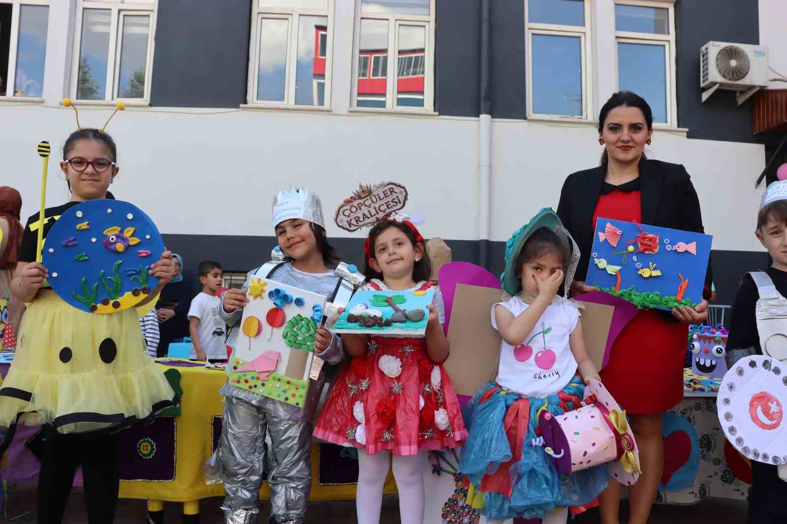 miniklere bayat ekmekle yemek yapmayi ogrettiler 1 Td7D8yf3