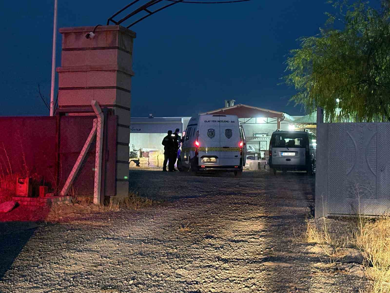 miras kavgasinda kan akti amcasini ve 3 kisiyi bicakladi 9