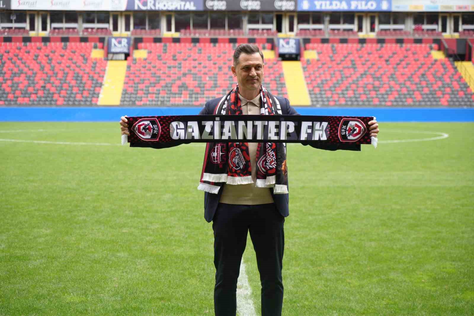 Mirel Radoi, Gaziantep FK’daki görevine iddialı başladı: "Türkiye’ye meydan okumaya geldim" 4 mirel radoi gaziantep fkdaki gorevine iddiali basladi turkiyeye meydan okumaya geldim 0 SFyzchMG
