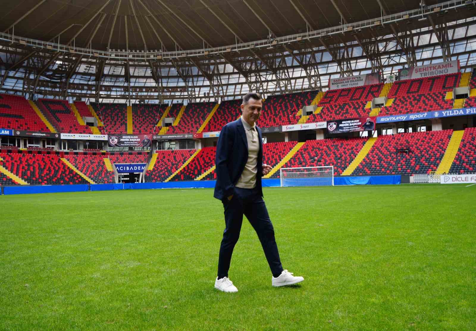 Mirel Radoi, Gaziantep FK’daki görevine iddialı başladı: "Türkiye’ye meydan okumaya geldim" 6 mirel radoi gaziantep fkdaki gorevine iddiali basladi turkiyeye meydan okumaya geldim 2 yDqLXSbv