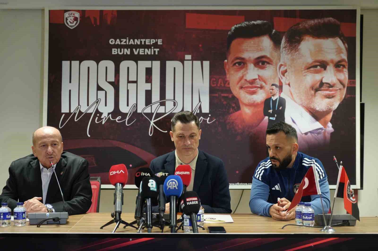 Mirel Radoi, Gaziantep FK’daki görevine iddialı başladı: "Türkiye’ye meydan okumaya geldim" 8 mirel radoi gaziantep fkdaki gorevine iddiali basladi turkiyeye meydan okumaya geldim 4 Tt34Mfjc