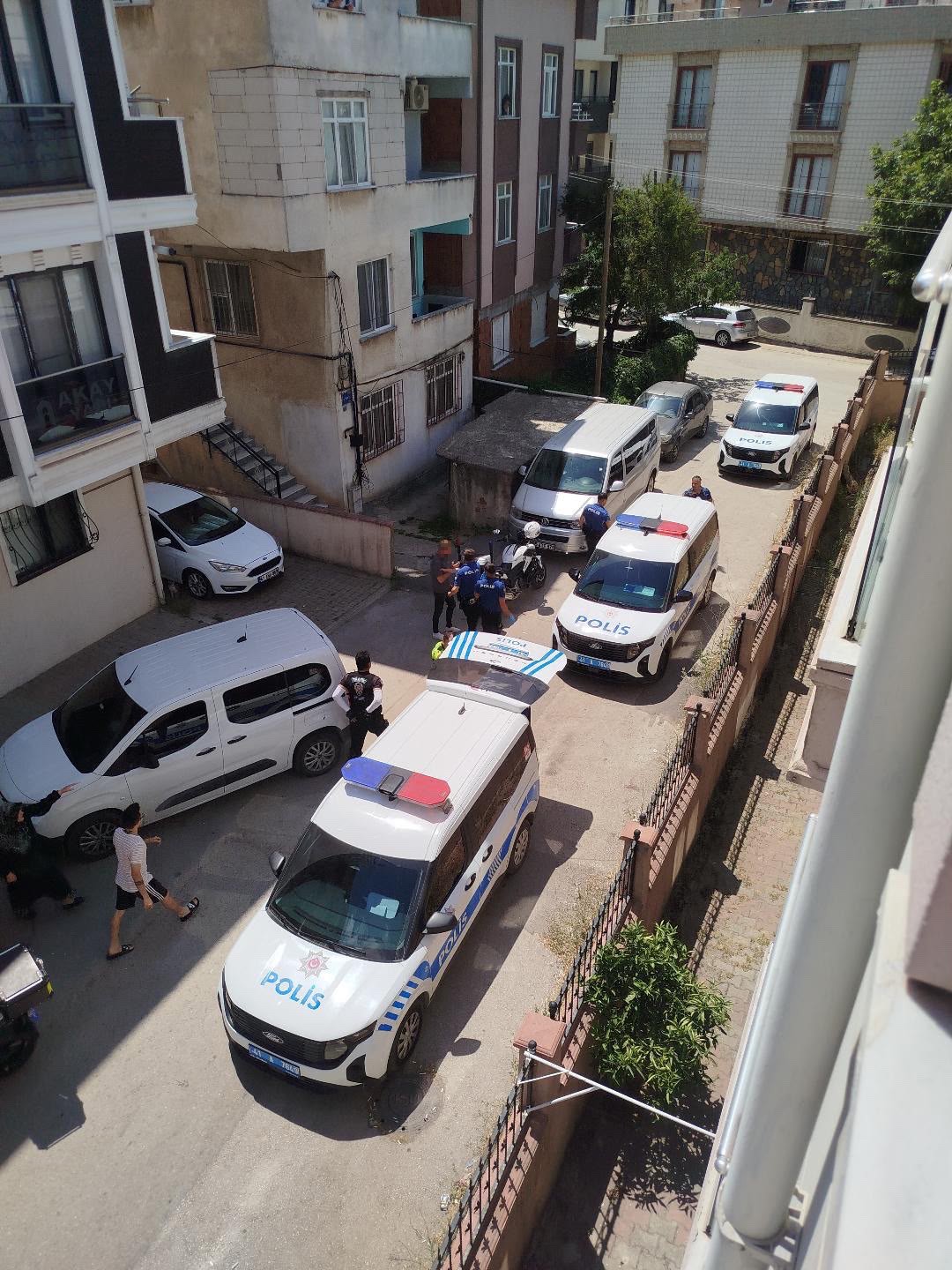 misafir olarak bulundugu evde basindan vurulmus halde bulunan genc kiz hayatini kaybetti 0 uGmvMXWX