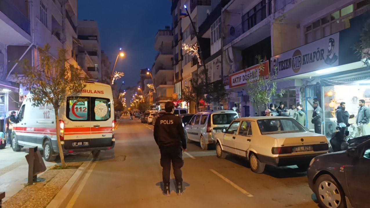 misafir olarak kaldigi akrabasinin evinin merdivenlerinde olu bulundu 3 vbAfrkKQ