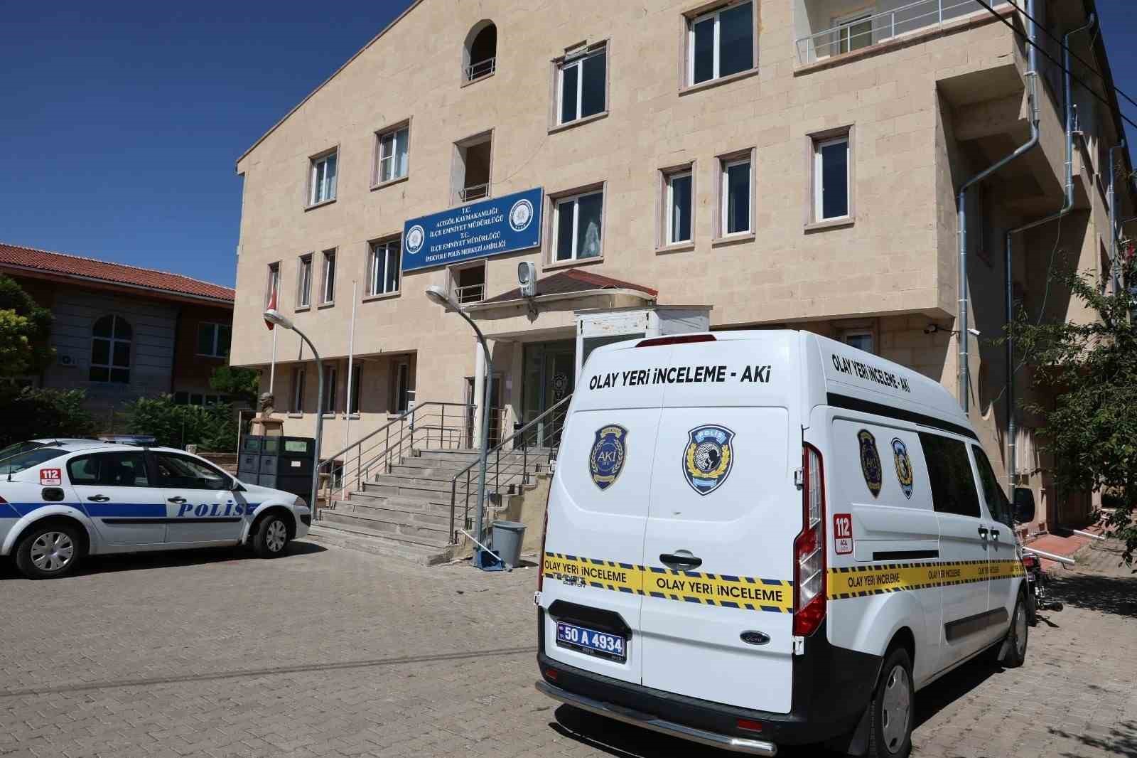 misafirlige giden ailenin evdeki altinlari calindi 0 c3X7ZJC6