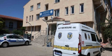 misafirlige-giden-ailenin-evdeki-altinlari-calindi-AuqOkngh.jpg