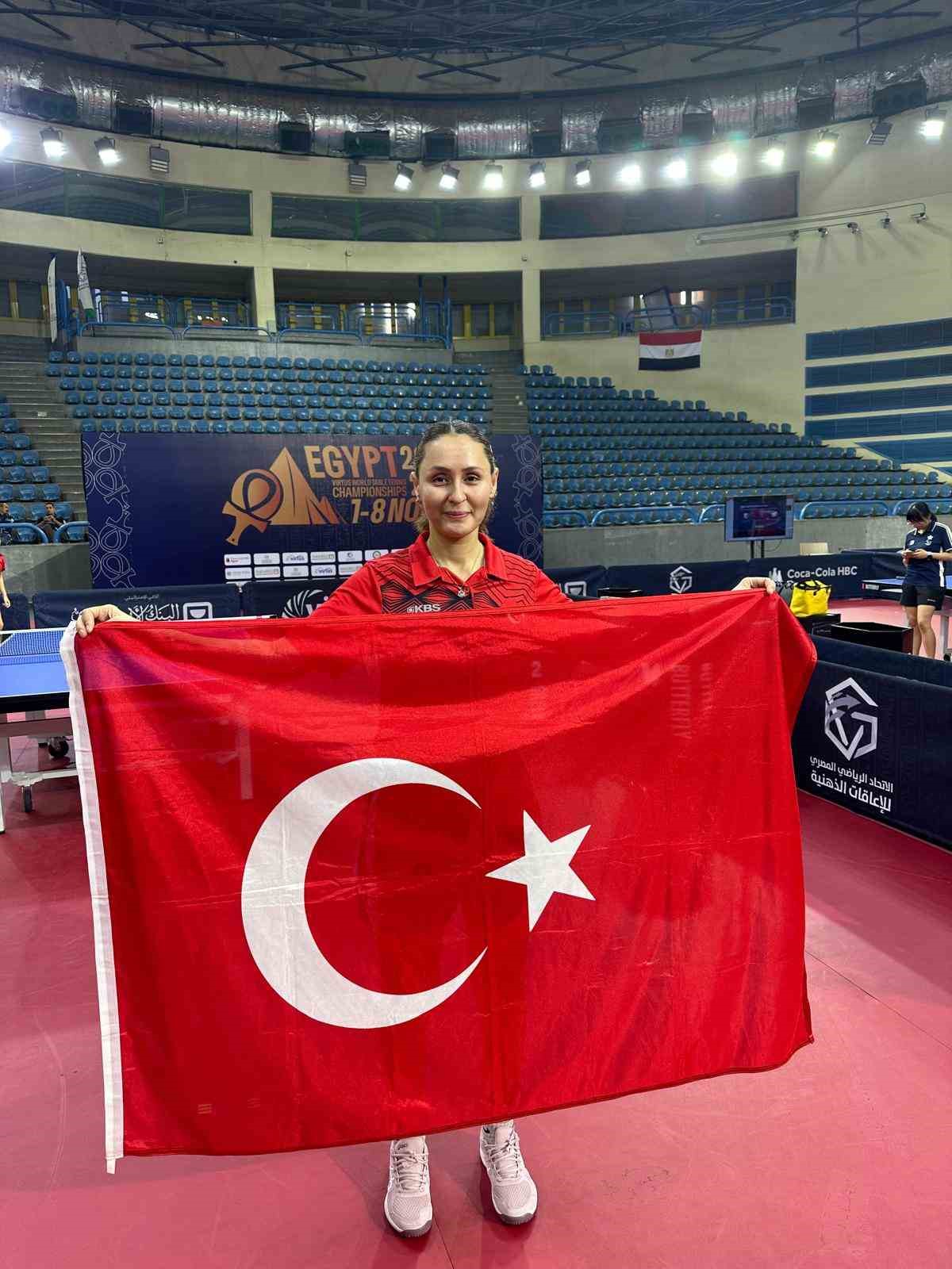 misirda ebru acerden gumus ve sumeyra turkten bronz madalya 1