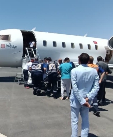 misirda-trafik-kazasi-geciren-3-turk-hava-ambulansiyla-turkiyeye-getirildi-UFpUDJAg.jpg