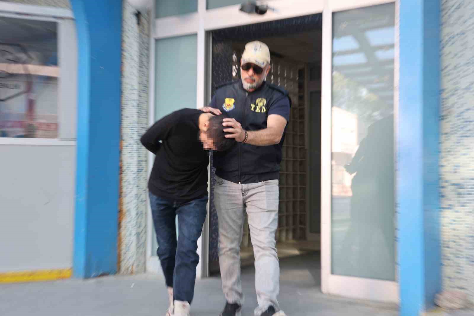 MİT tarafından yakalanan DAEŞ’ın sözde sorumlusu Konya’ya getirildi 5 mit tarafindan yakalanan daesin sozde sorumlusu konyaya getirildi 1 96fmtNJi