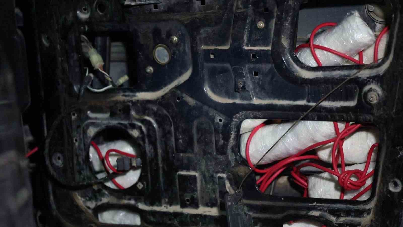 mitin istihbari calismalari sonucu samda deasa bagli hucre cokertildi 3 deasli yakalandi 4 V6HhN4aW