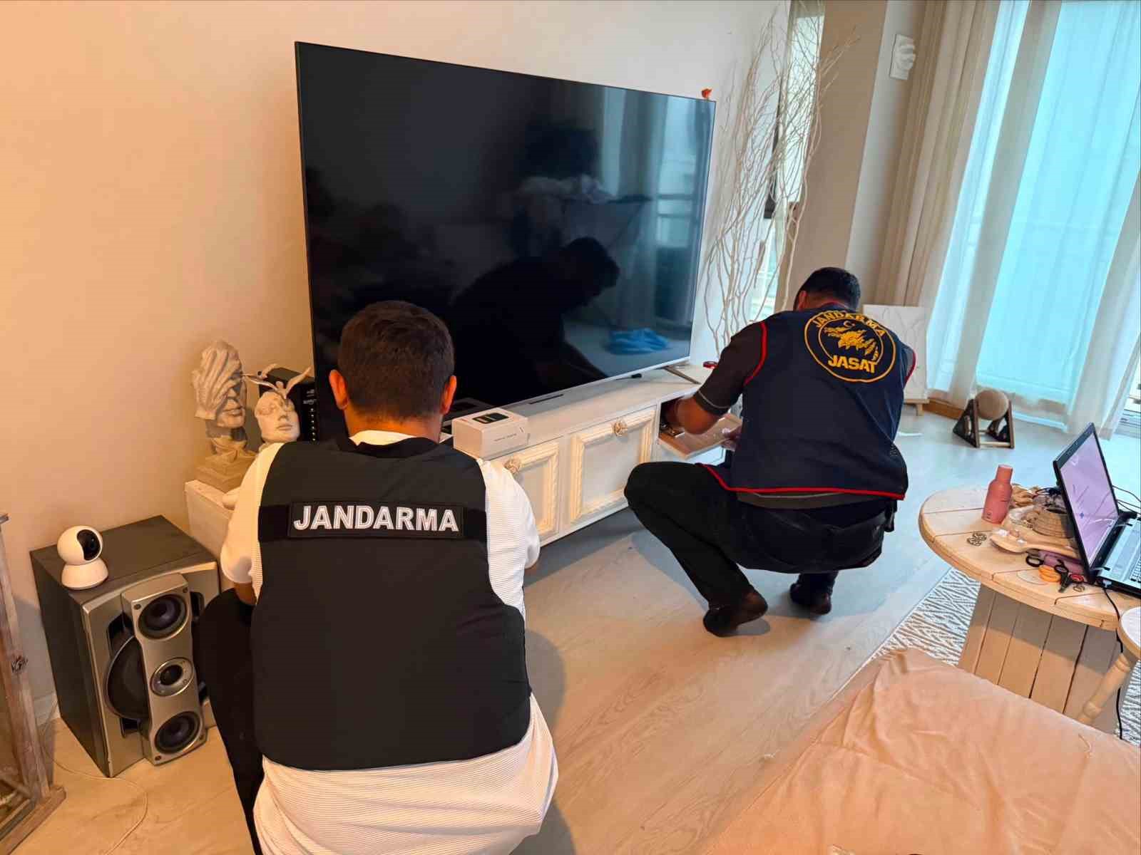 MİT’ten kredi kartı şebekesine operasyon: 3 gözaltı 5 mitten kredi karti sebekesine operasyon 3 gozalti 1 rjElXDqy