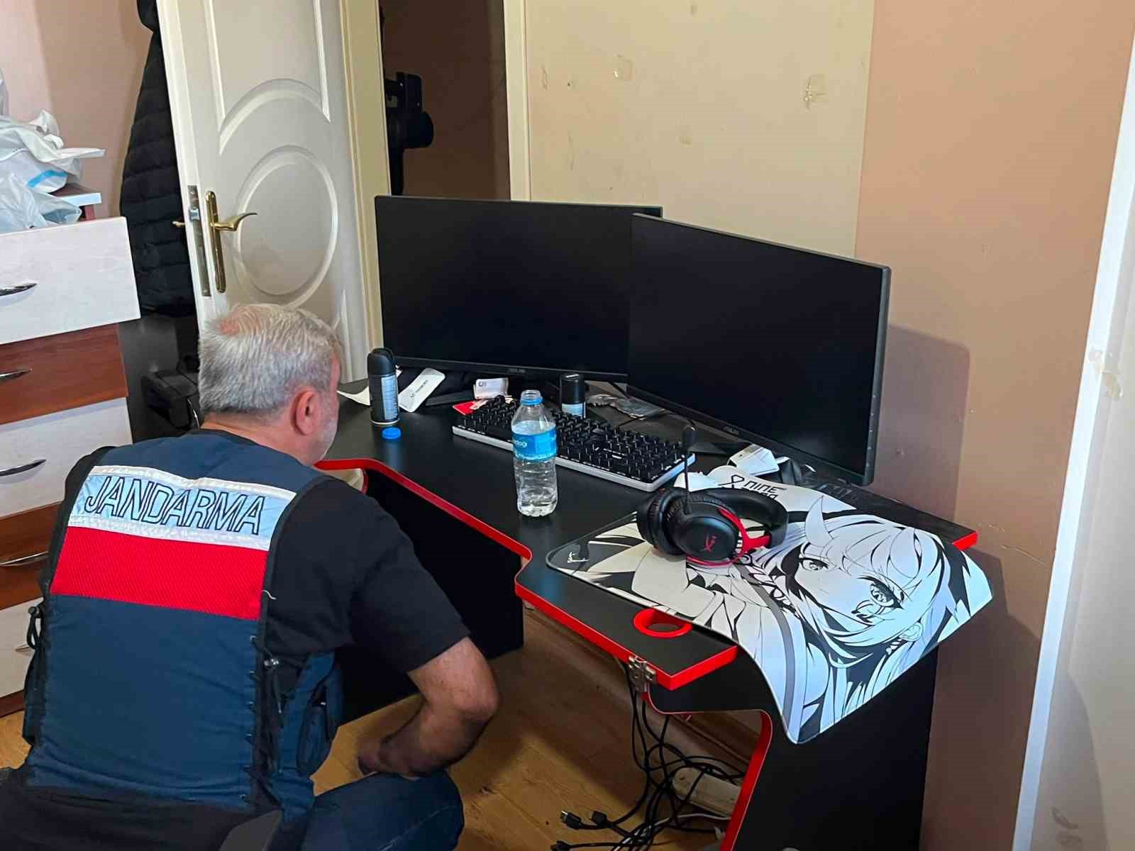 MİT’ten kredi kartı şebekesine operasyon: 3 gözaltı 6 mitten kredi karti sebekesine operasyon 3 gozalti 2 agcE79PR