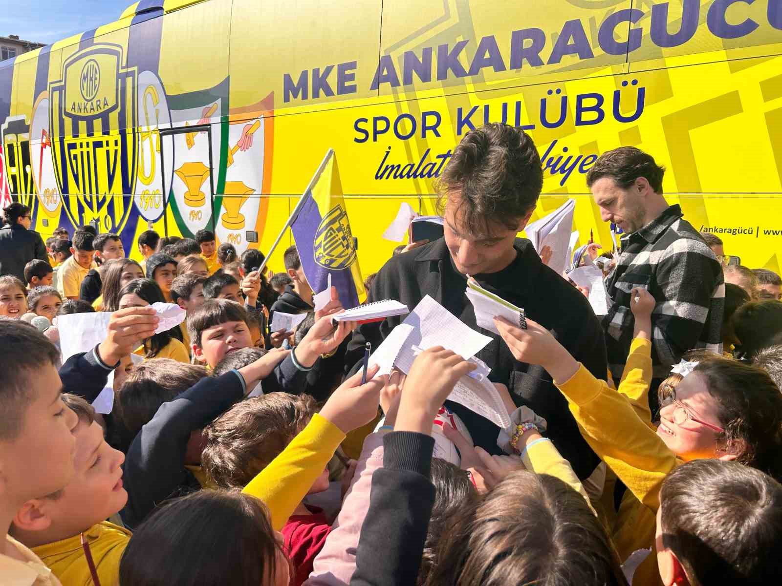 mke ankaragucu yoneticileri ve sporculari ogrencilerle bir araya geldi 1 q1aRfWt1