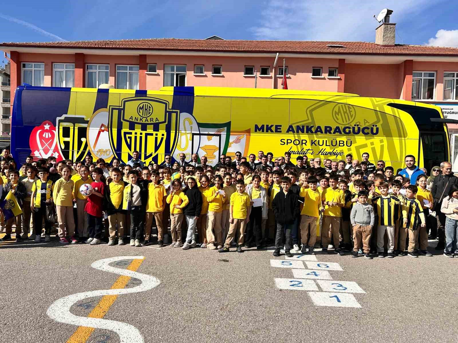 mke ankaragucu yoneticileri ve sporculari ogrencilerle bir araya geldi 2