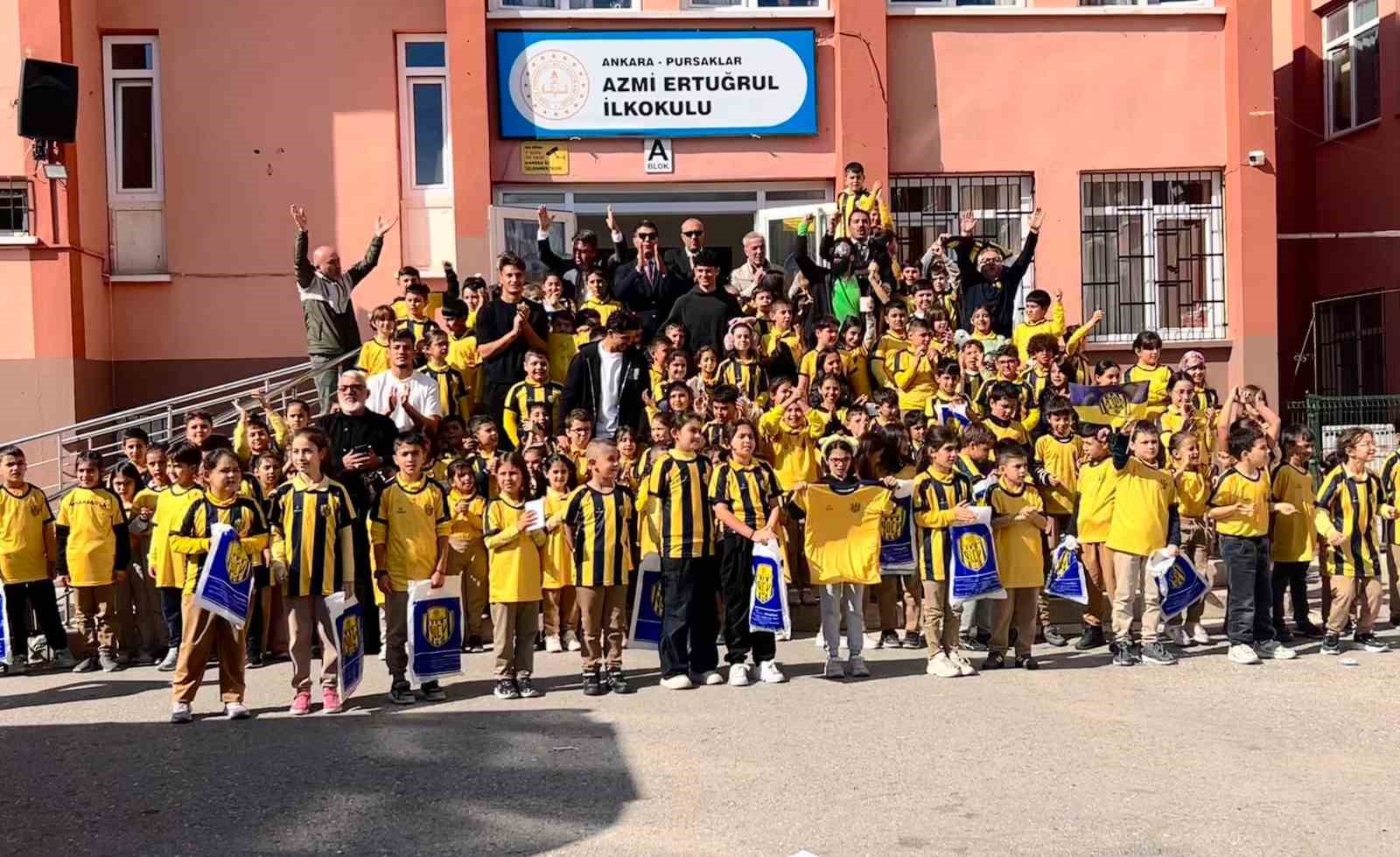 mke ankaragucu yoneticileri ve sporculari ogrencilerle bir araya geldi 3 J6urHLeZ