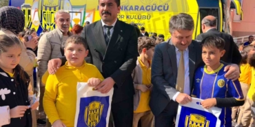 mke-ankaragucu-yoneticileri-ve-sporculari-ogrencilerle-bir-araya-geldi-jrYHncKq.jpg