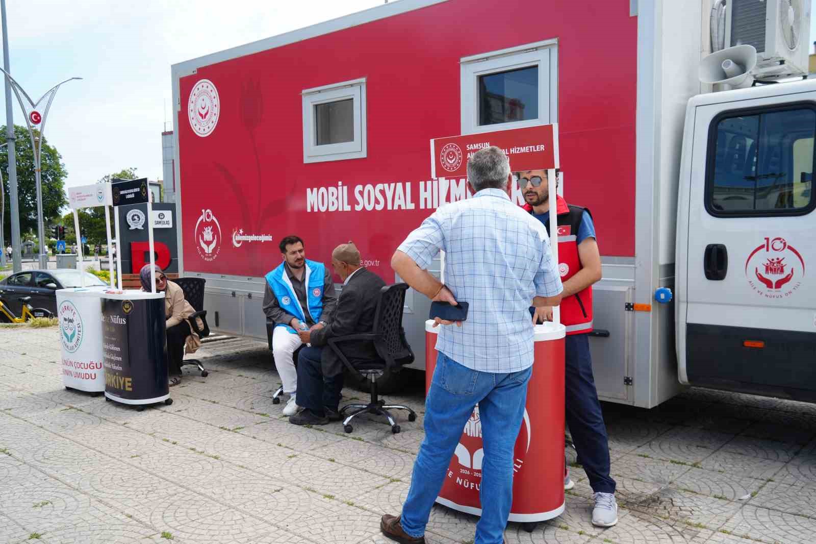 Mobil Sosyal Hizmet Aracı Samsun’da vatandaşlarla buluşuyor 6 mobil sosyal hizmet araci samsunda vatandaslarla bulusuyor 2 EyZNTrhk