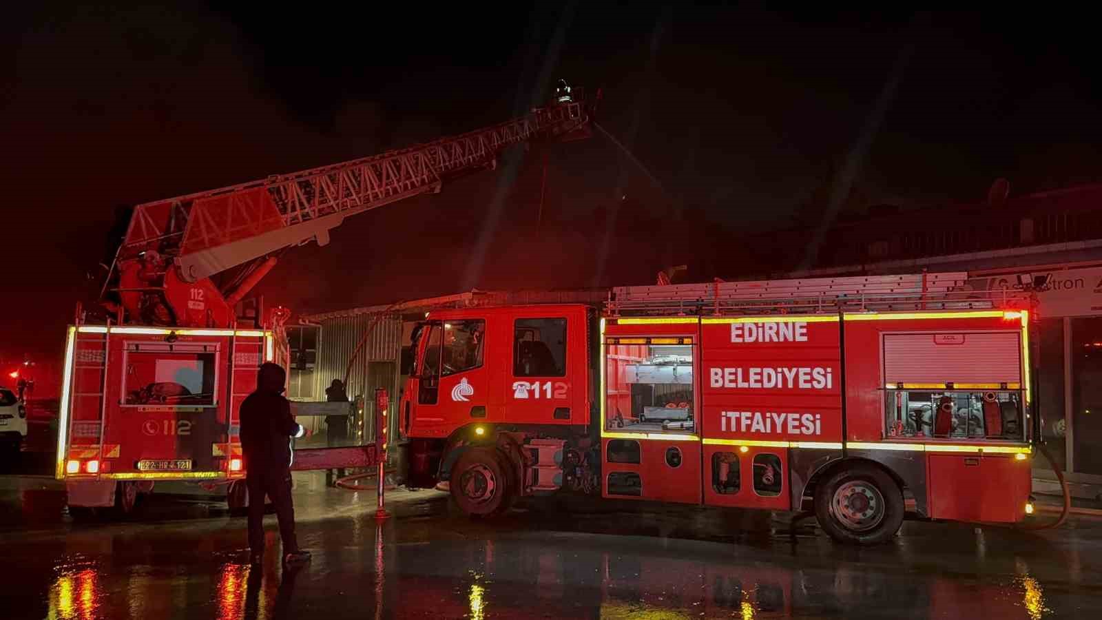 Mobilya atölyesinde yangın 10 mobilya atolyesinde yangin 6 68EtqCeU