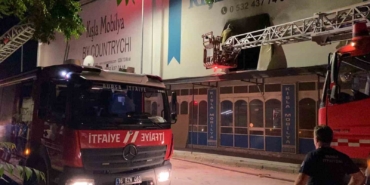 mobilya-fabrikasinda-korkutan-yangin-wVgYzpK8.jpg