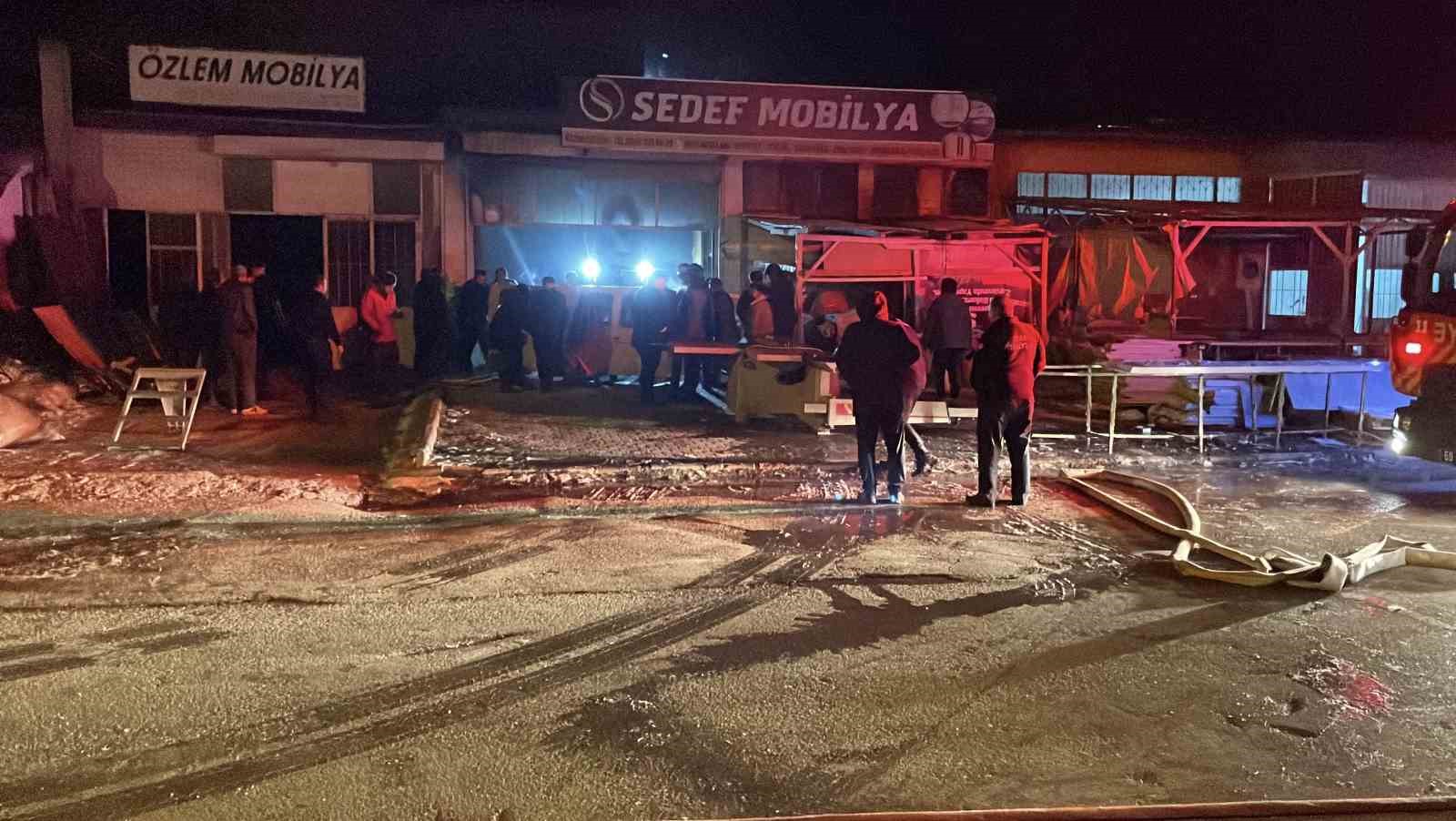 mobilya imalathanesinde cikan yangin panige neden oldu 6 qibpVcO8