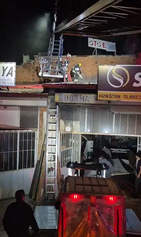 mobilya imalathanesinde cikan yangin panige neden oldu 8 vlkzM28y