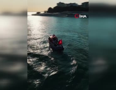 moda-iskelesinde-tarihi-kutlama-kabotaj-bayrami-icin-100-noktada-ayni-anda-daldilar-B8Syd5HM.jpg