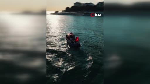 moda-iskelesinde-tarihi-kutlama-kabotaj-bayrami-icin-100-noktada-ayni-anda-daldilar-B8Syd5HM.jpg