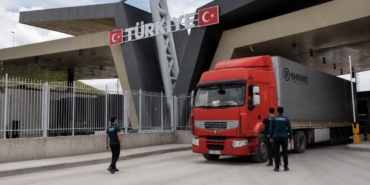 modern-gorunume-kavusan-gurbulak-sinir-kapisinda-tir-trafigi-buyudu-ticaret-hacmi-yukseldi-vfHRg9uX.jpg