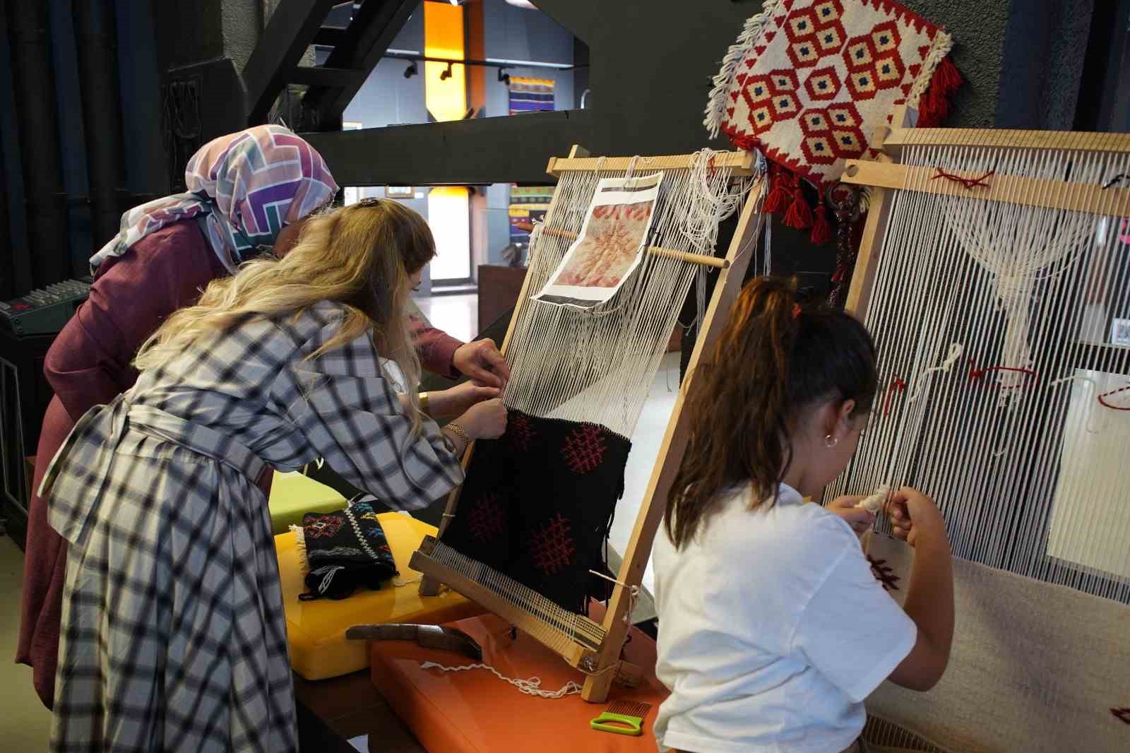 Modern yaşamın stresine geleneksel terapi: Çarpana ve kilim dokuma 9 modern yasamin stresine geleneksel terapi carpana ve kilim dokuma 5 FBOsdwtC