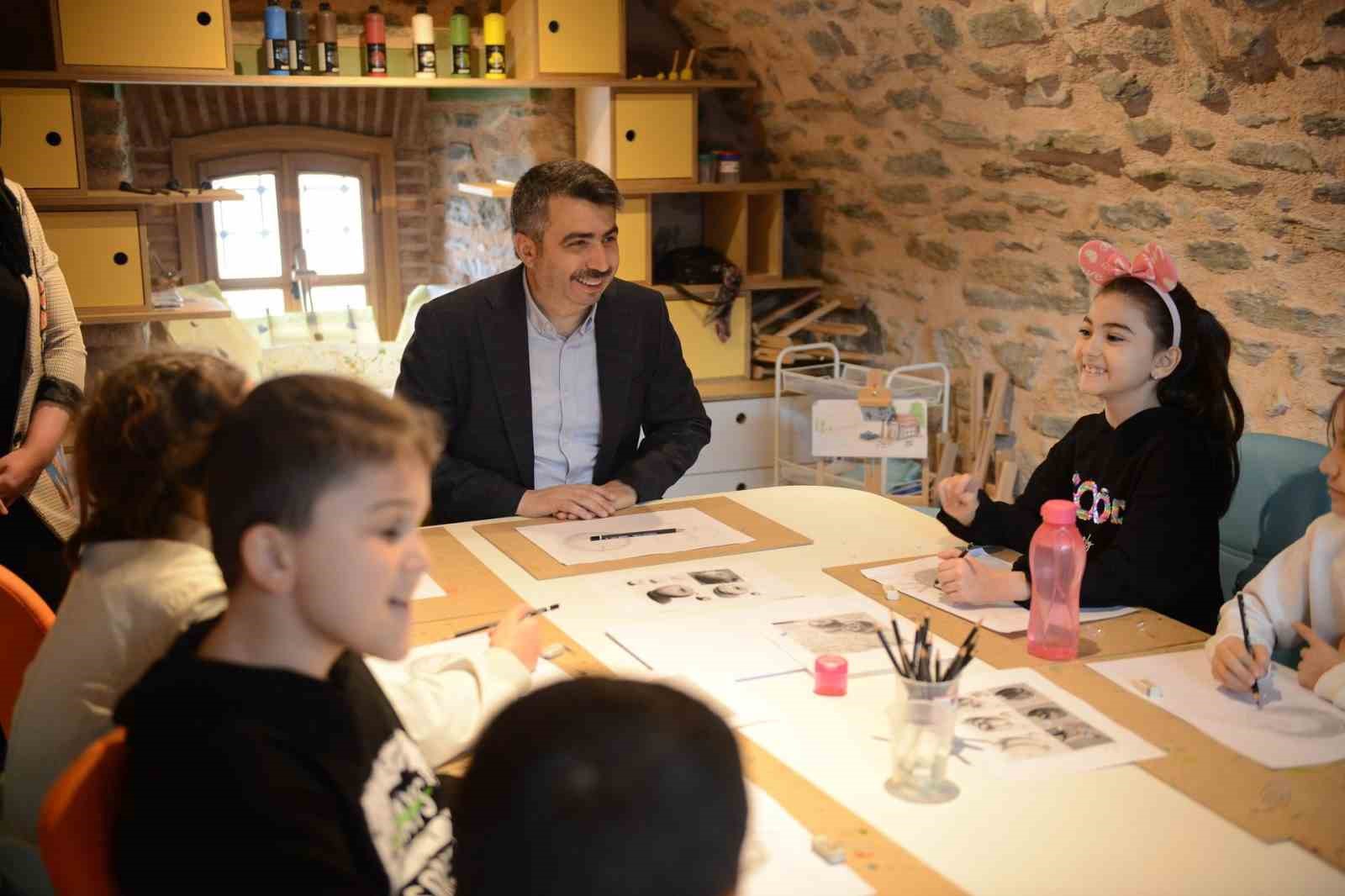 molla yegan cocuk universitesine yogun ilgi 0